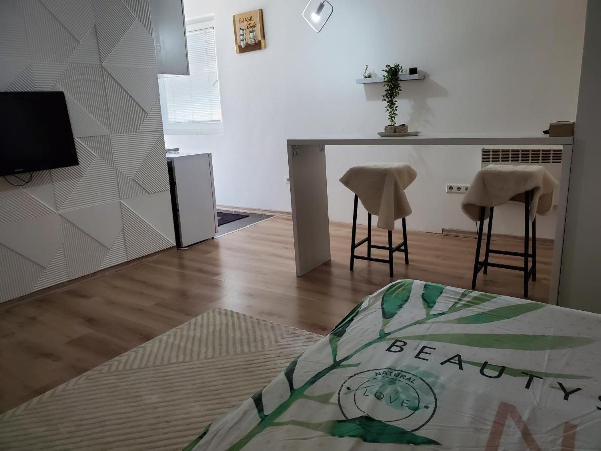 Apartmán Sleep And Drive White Sarajevo Exteriér fotografie